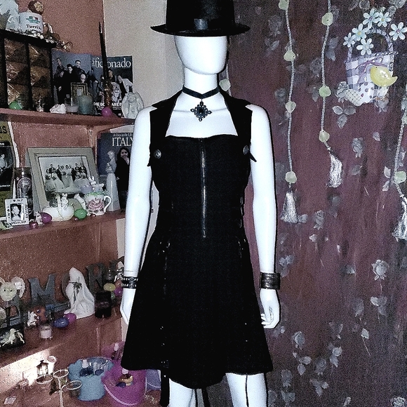 NWOT 🖤Very Cool Goth 🕸Black Halter Style Dress Size L🖤 - Picture 3 of 11